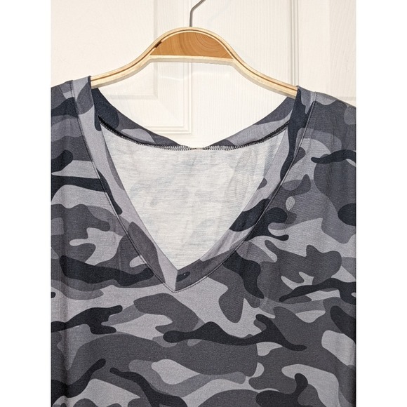 Camo V-Neck T-Shirt Casual Short Sleeve Top Camouflage Print Tee  Large NWT - Picture 5 of 9